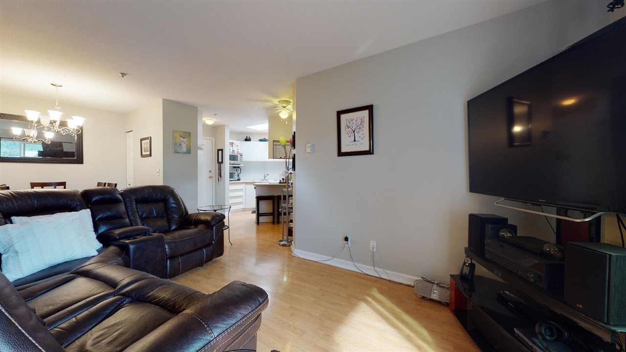 E304-40180 Willow Cres