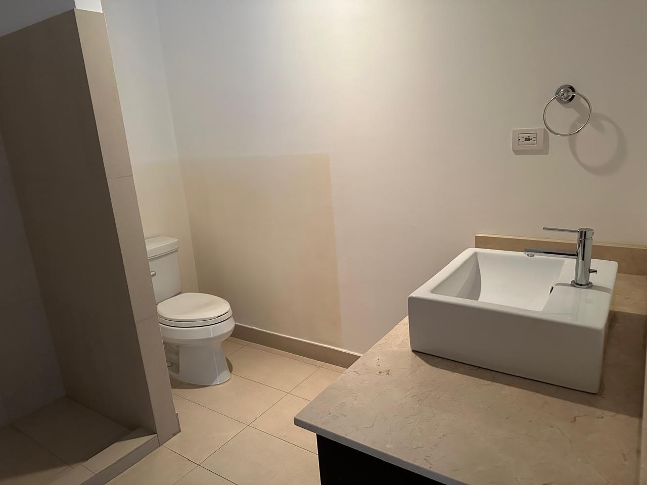 Spacious Mountain View Condo, Escazu, San Jose