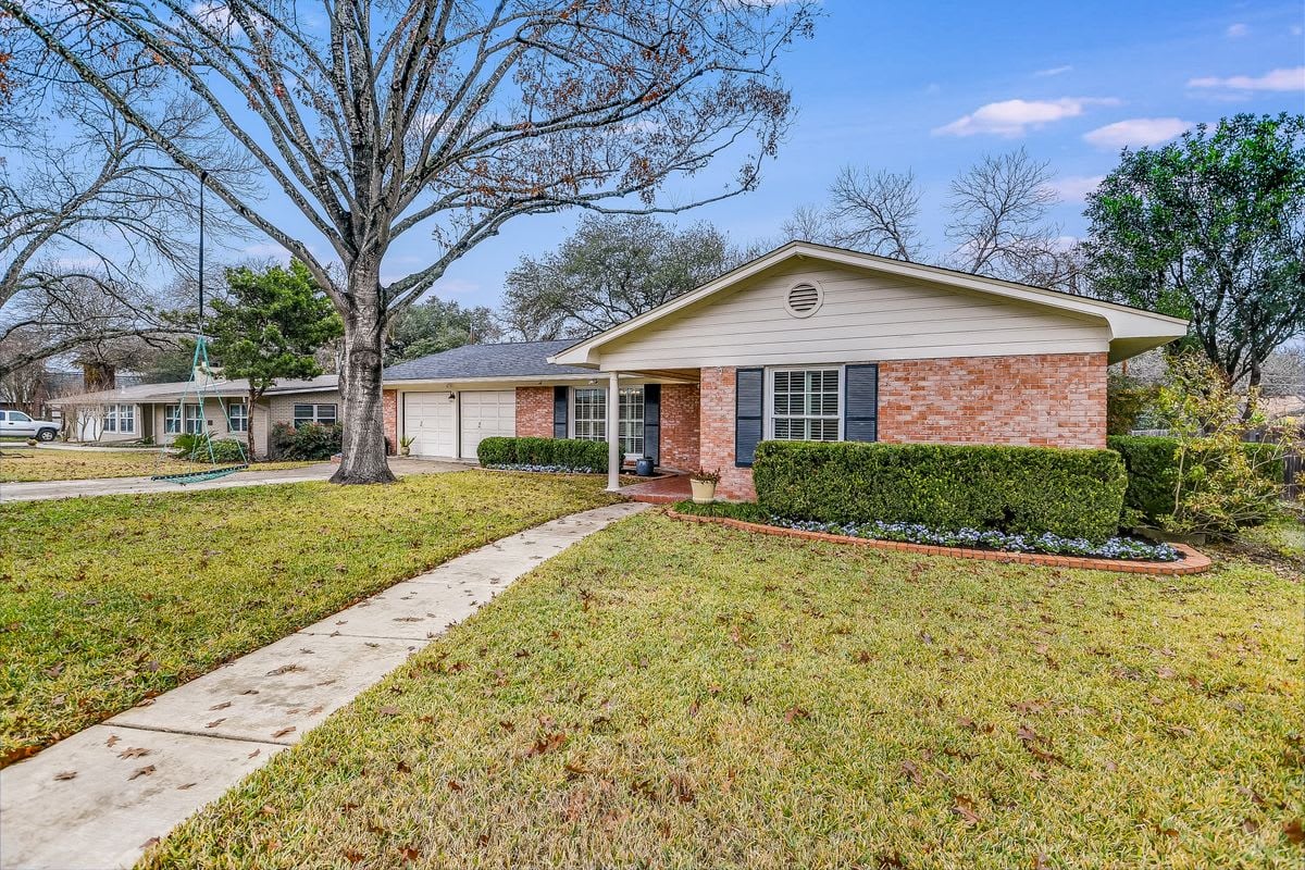 2915 Woodcrest Drive - Terrell Heights