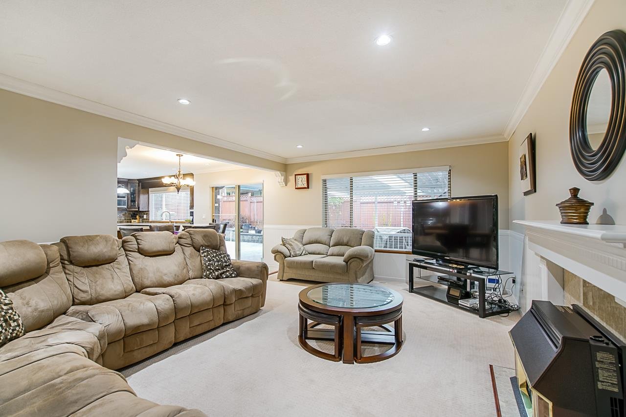 14993 82a Ave