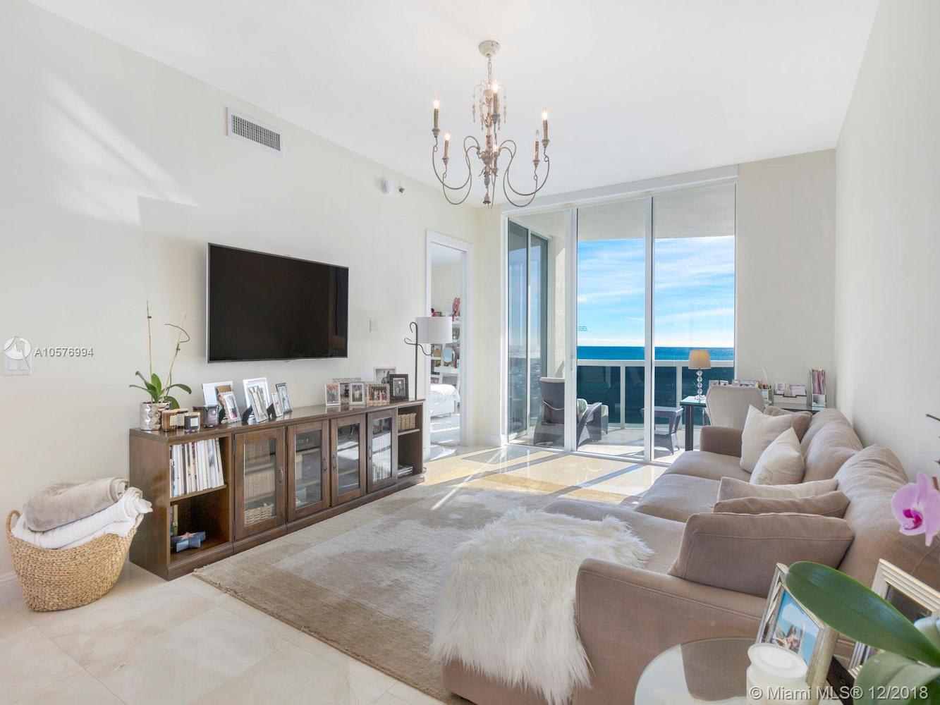 16001 Collins Avenue, #906