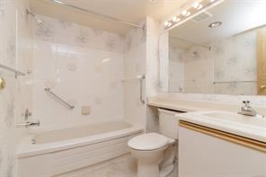 308-1560 Hillside Ave