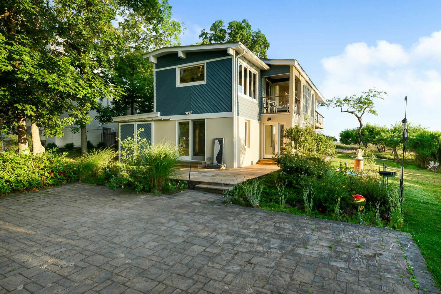 Village Dream Escape with 180 Degree Views