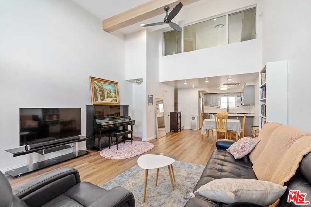 254 S Hobart Boulevard Unit 6