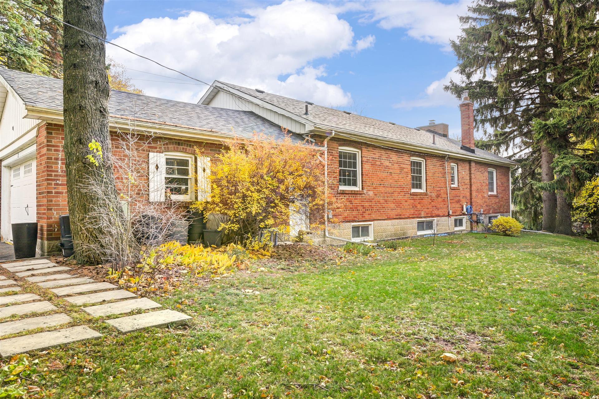 23 Windy Ridge Dr