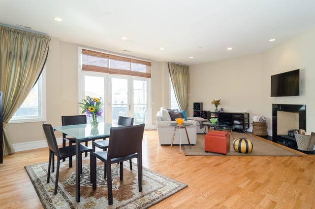 711 W GRAND AVE, #303