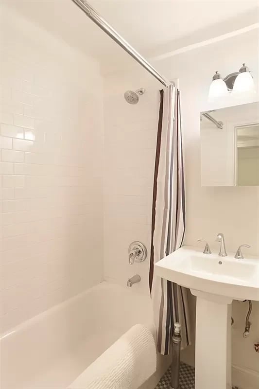 70 Remsen Street Unit: 1J