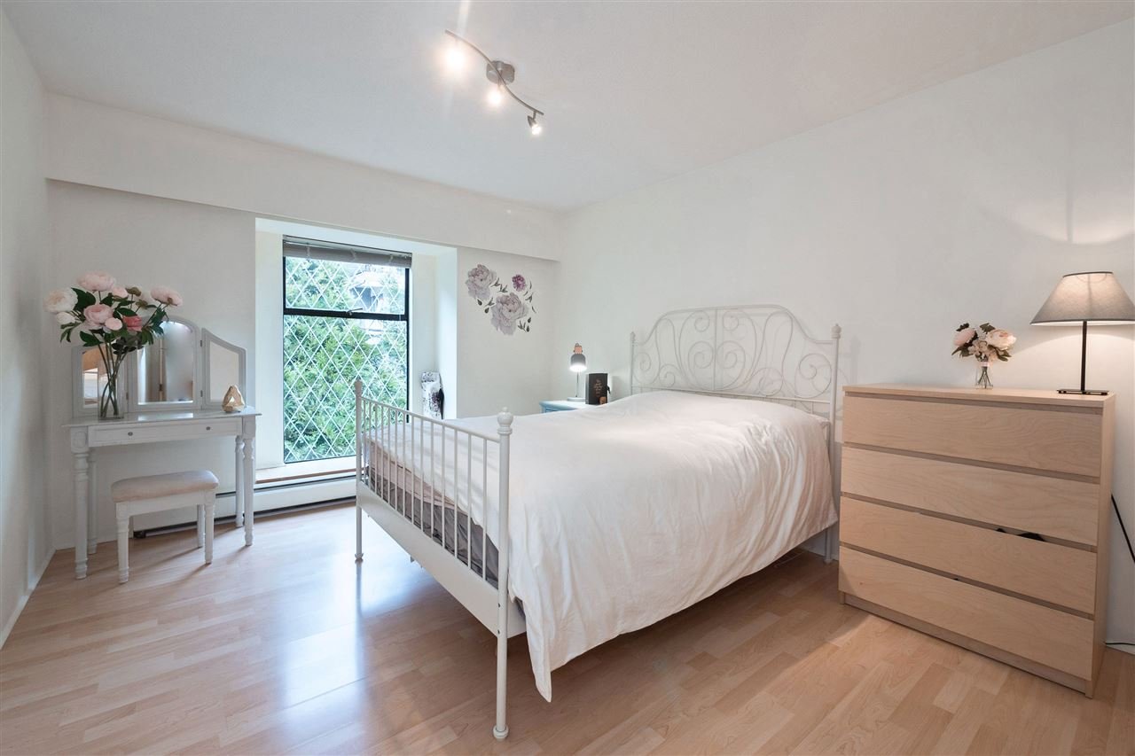 309-150 E 5 St