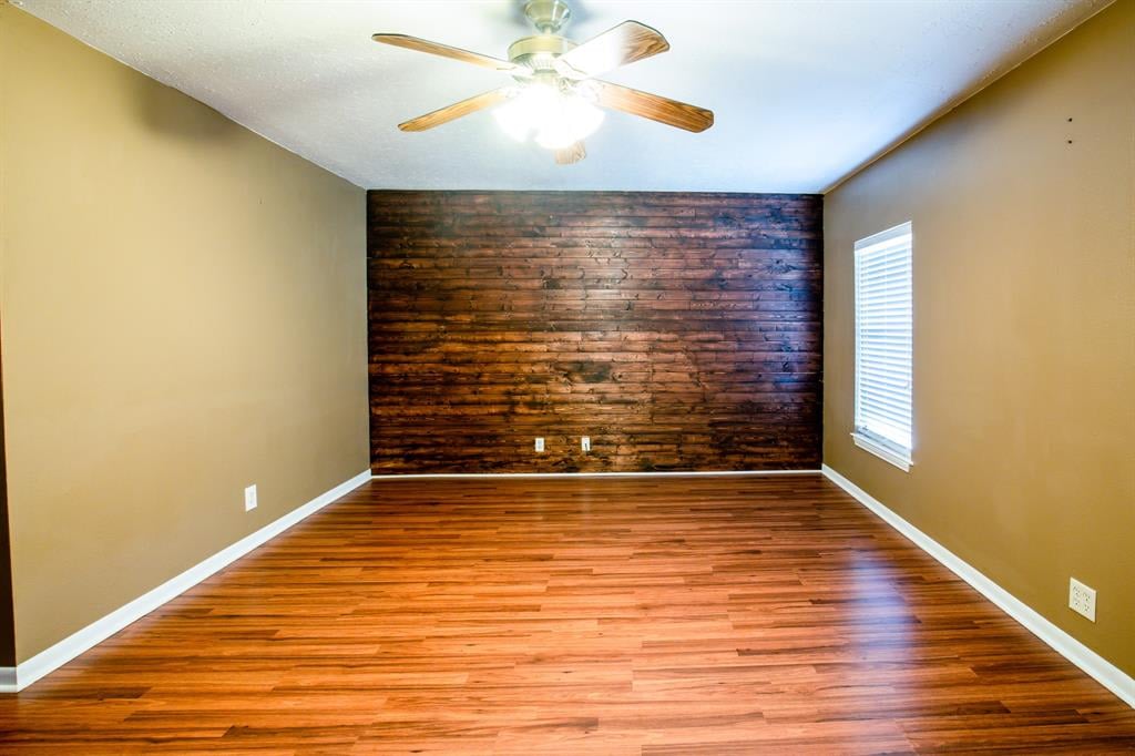 437 N Meinecke St Bellville, Tx 77418