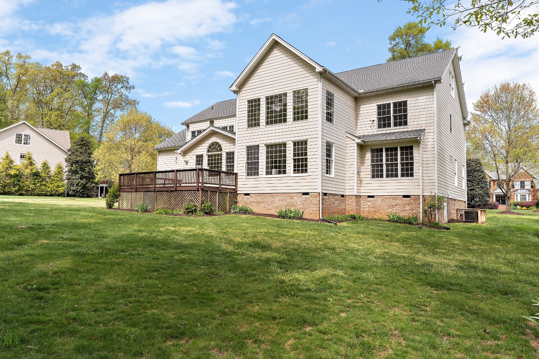 2907 Calcutt Drive