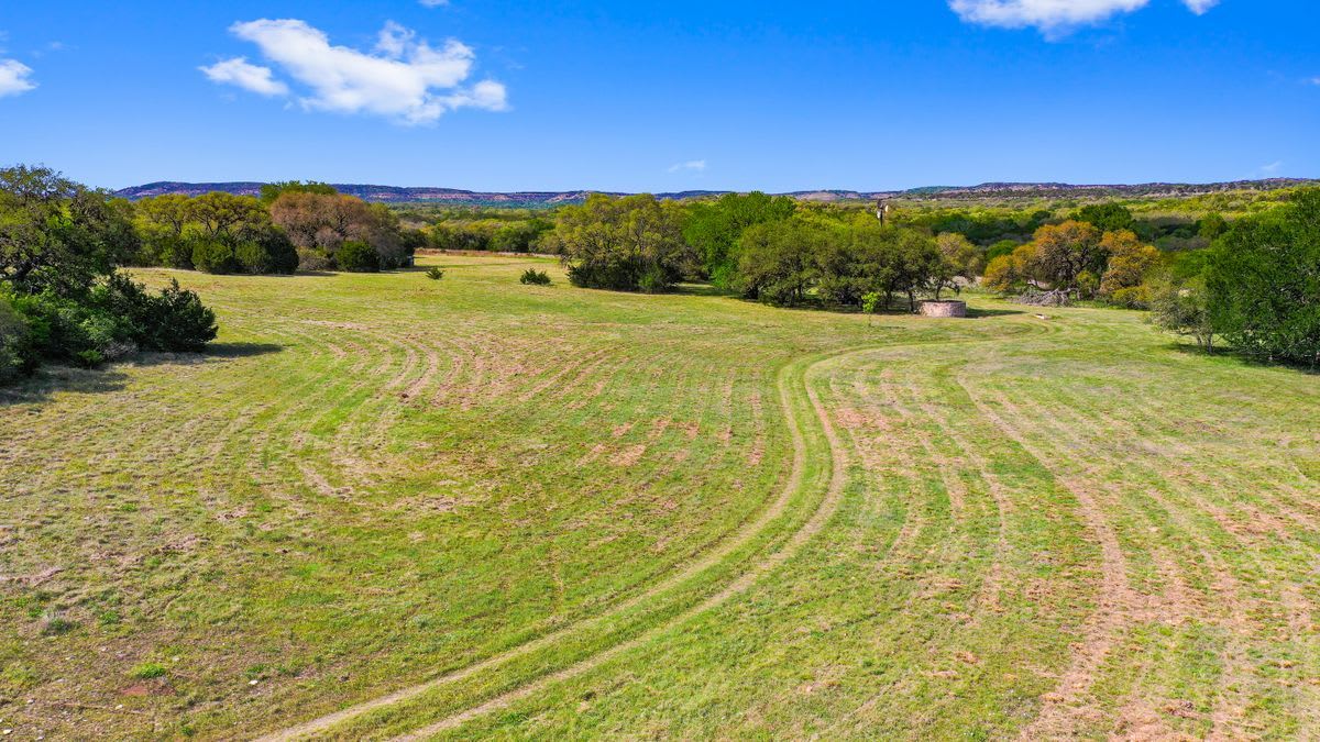 601 RED CORRAL RANCH RD | 632 ACRES