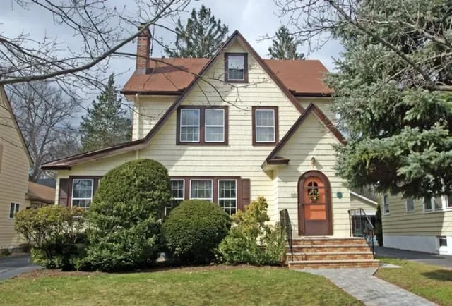 99 MEADOWBROOK RD
