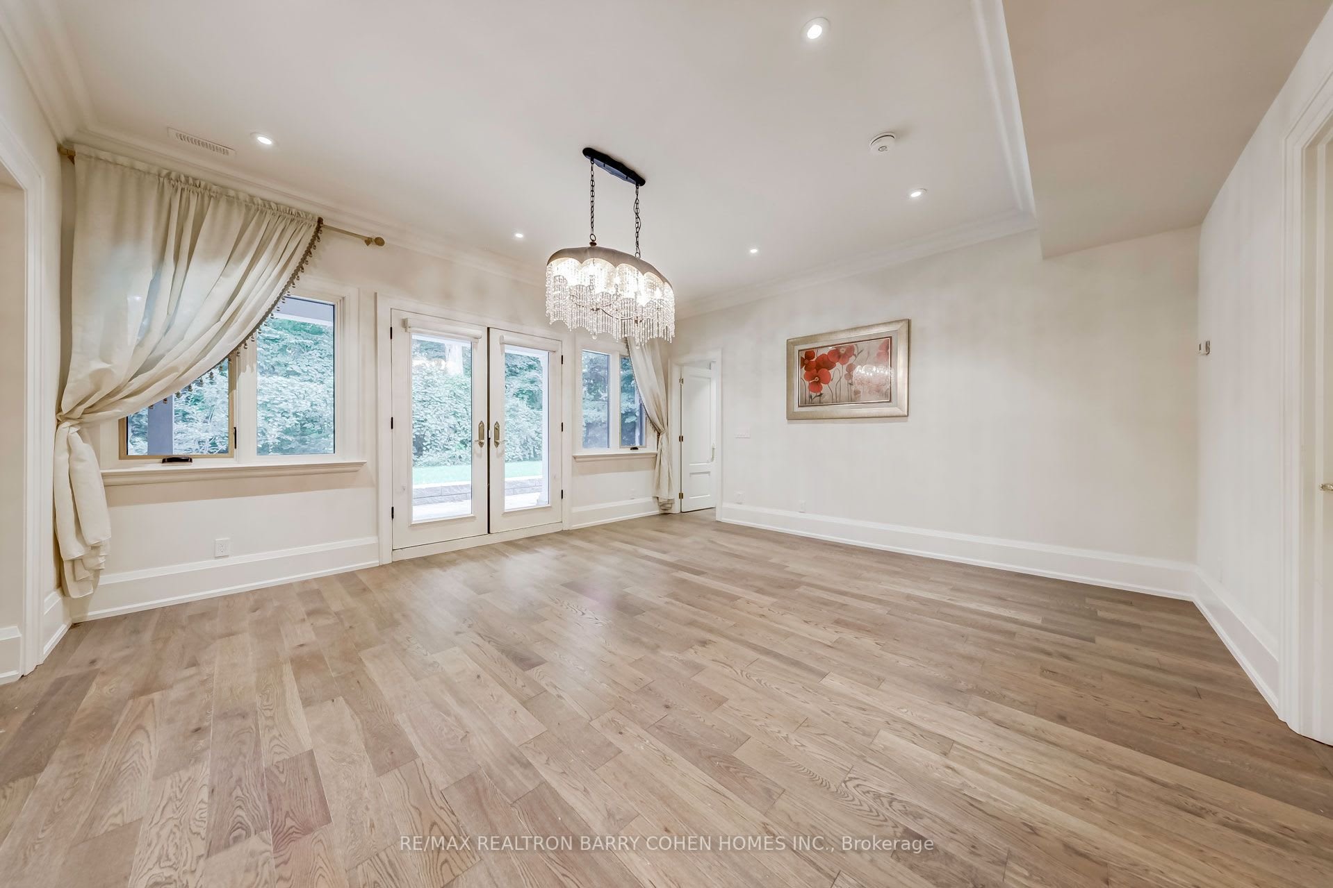 SOLD: Elegance & Luxury At Its Finest