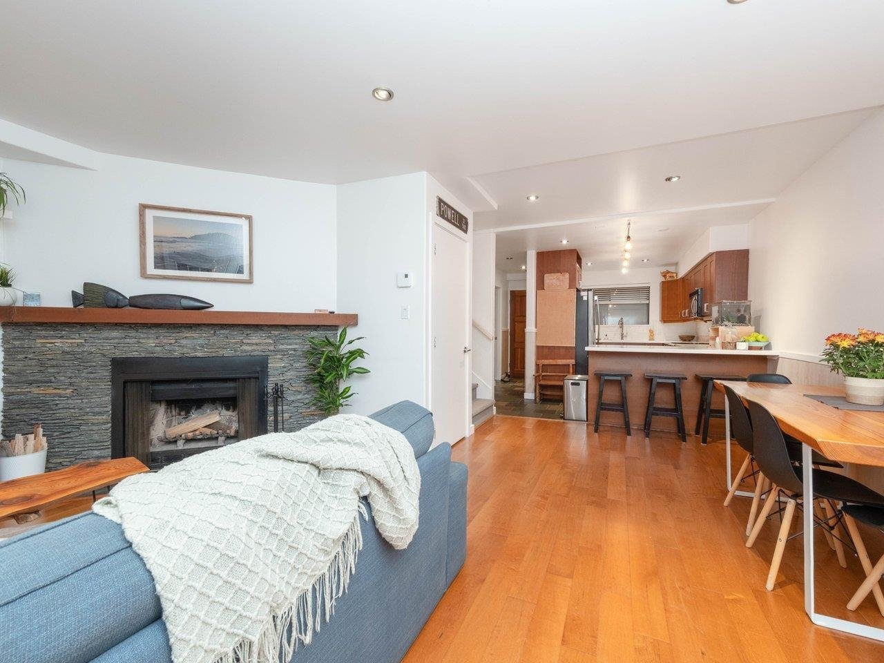 9-2151 Banbury Rd
