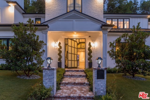 Serene Palazzo