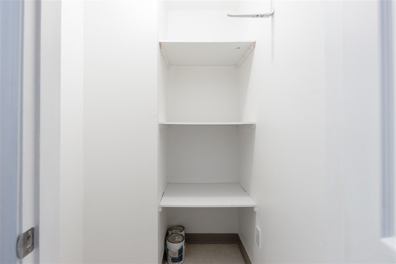 B401-4821 53 St