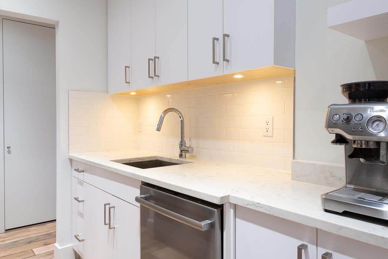 209-440 E 5th Ave