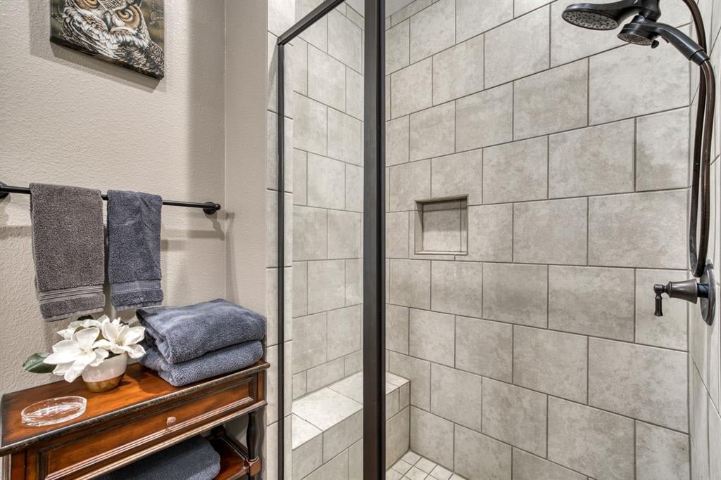 37 Briarwood Ln Bellville, Tx 77418