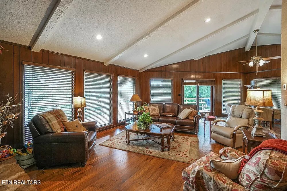 3458 Peppermint Hills Dr