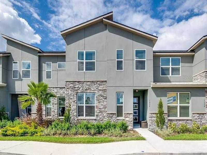 1552 CAREY PALM CIRCLE