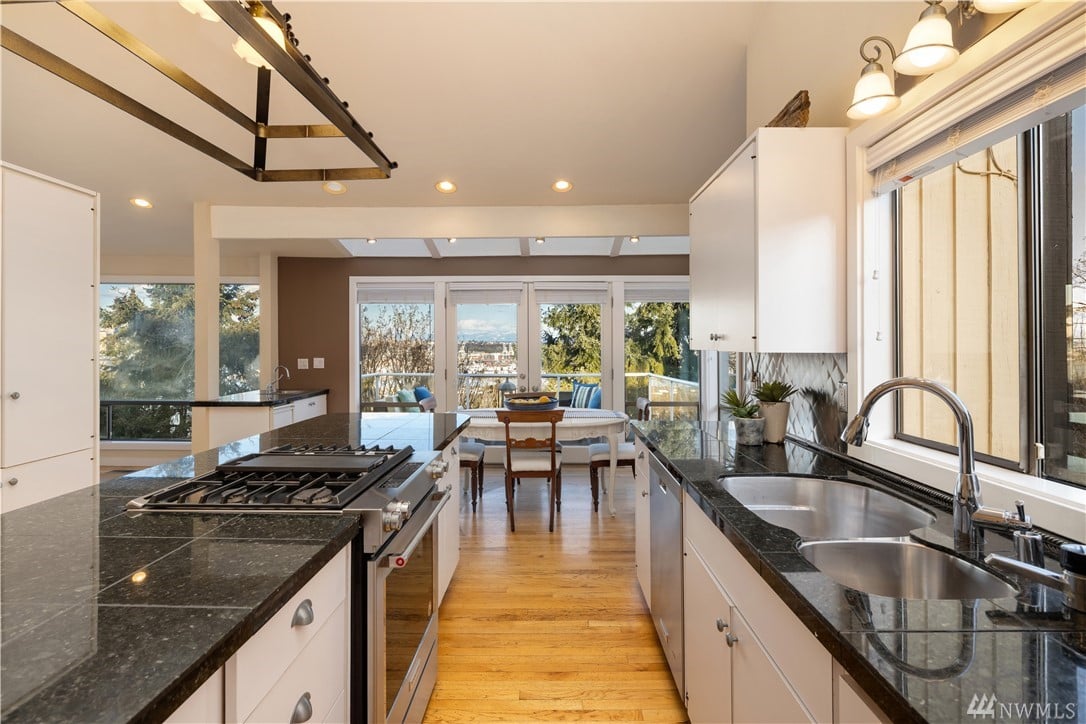2508 37th Ave SW