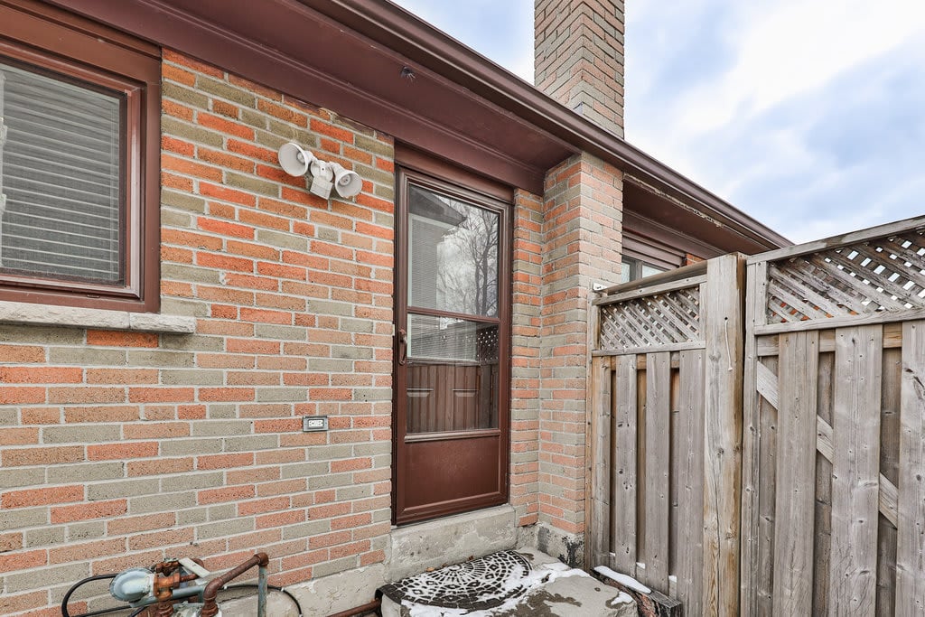 423 Lana Terrace