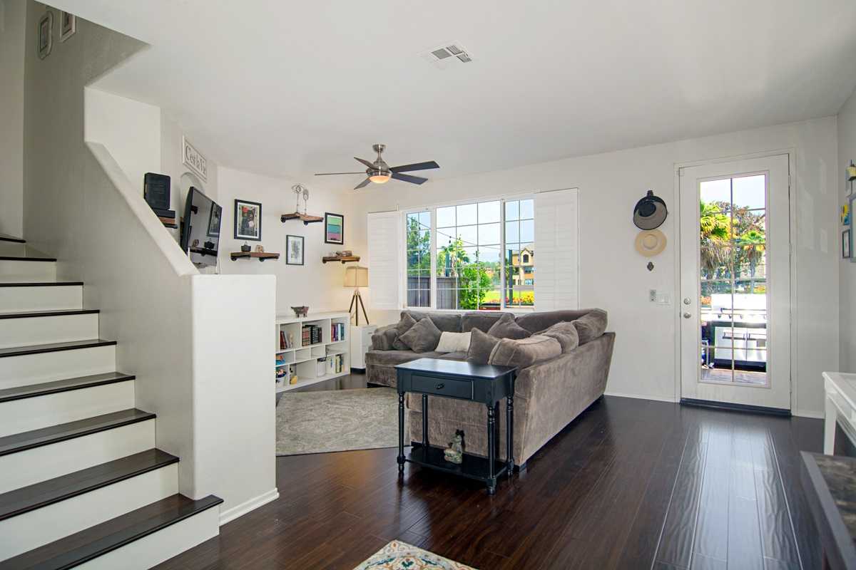 1351 Burgundy Dr