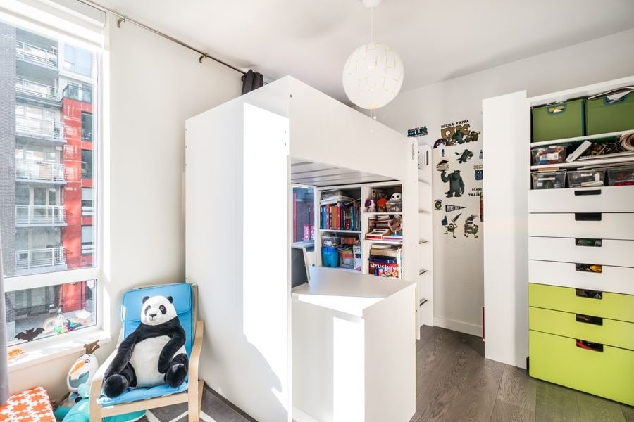 212-189 Keefer St
