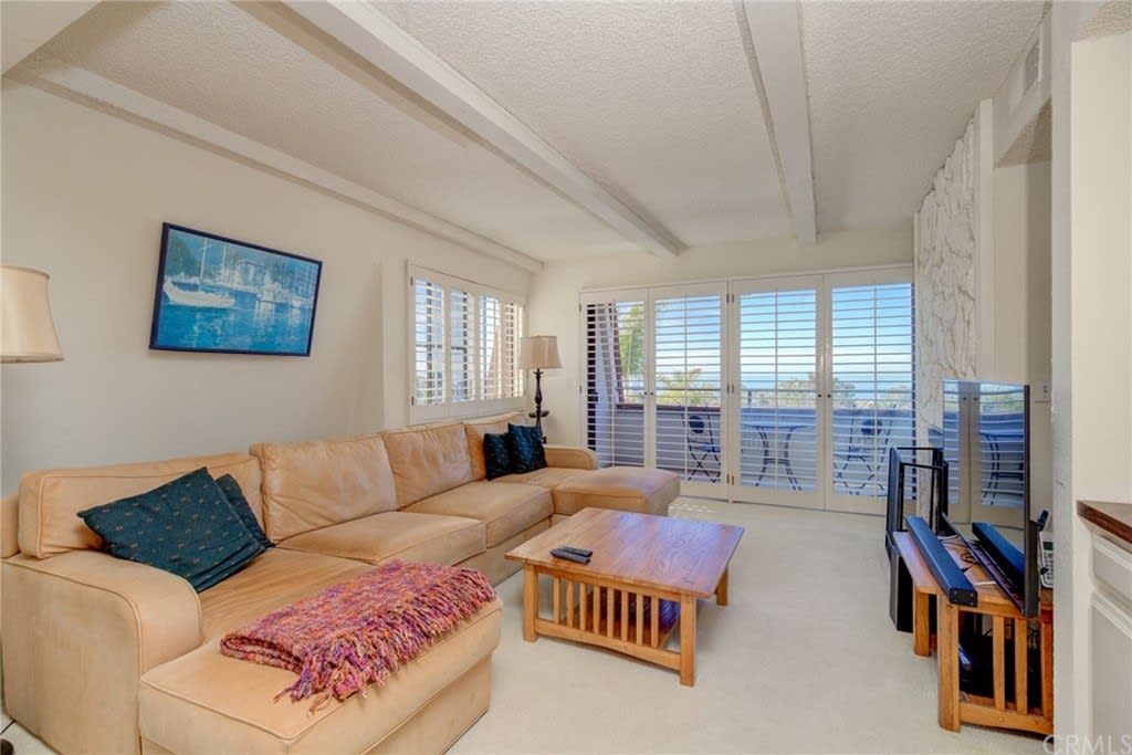 2357 Palos Verdes Drive W Unit: 7