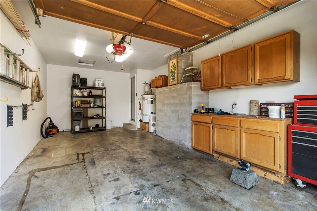 A & B-412 State St