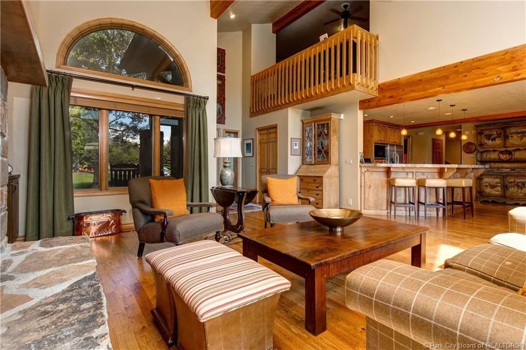 2801 ESTATES DR