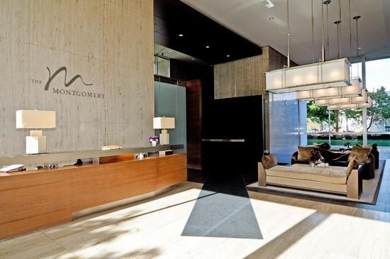 500 W SUPERIOR  Street, Unit 1801