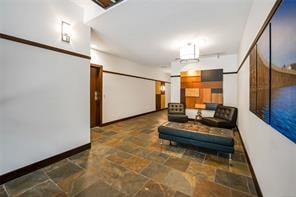 104-300 Waterfront Cres