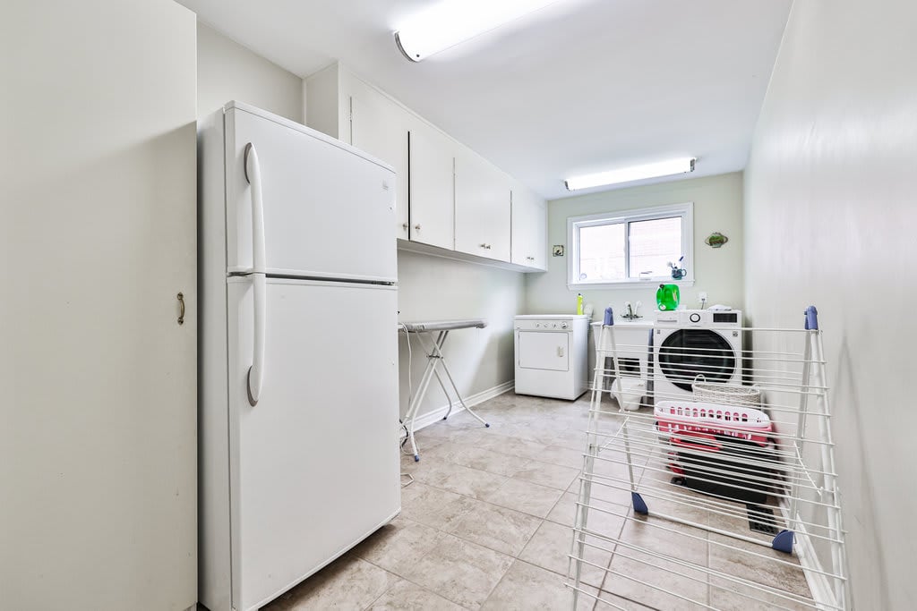 1483 Spring Rd