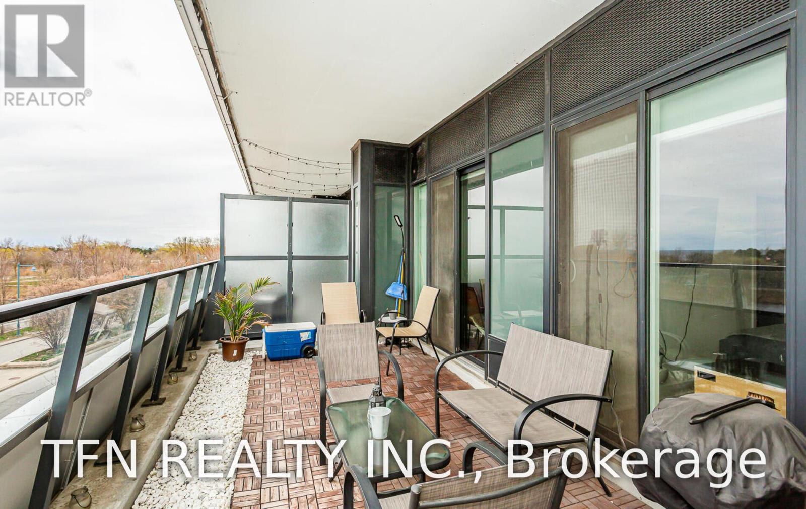 20 Shore Breeze Drive, 211 