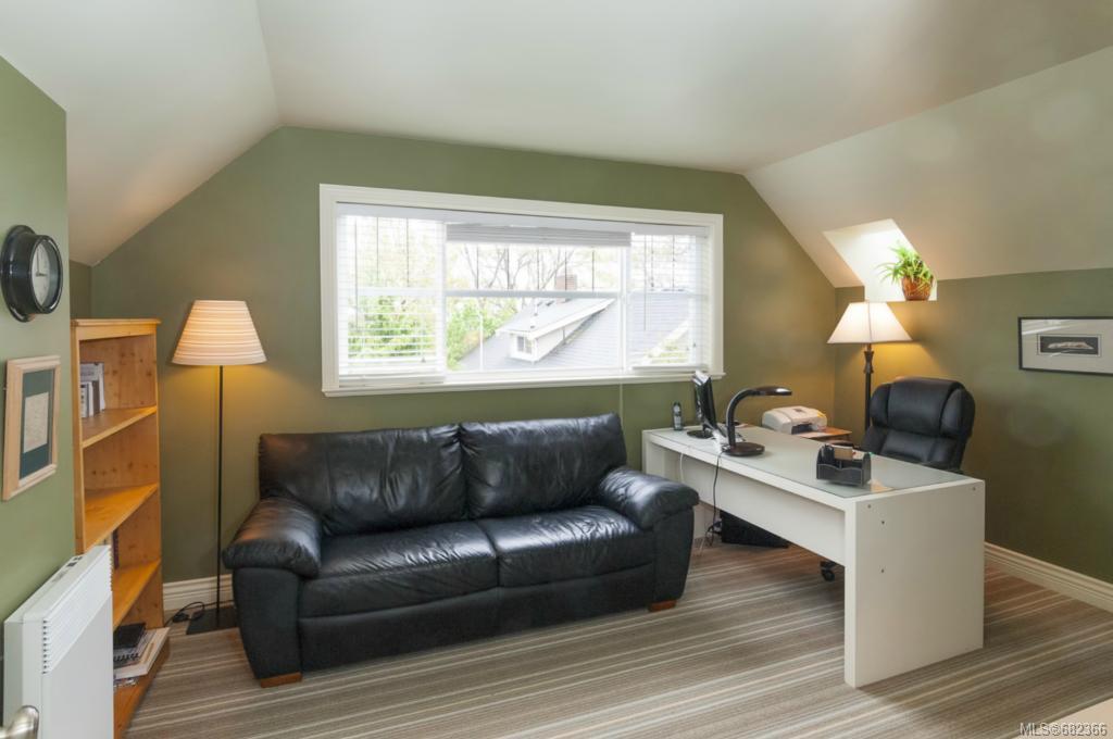 1640 Hollywood Cres