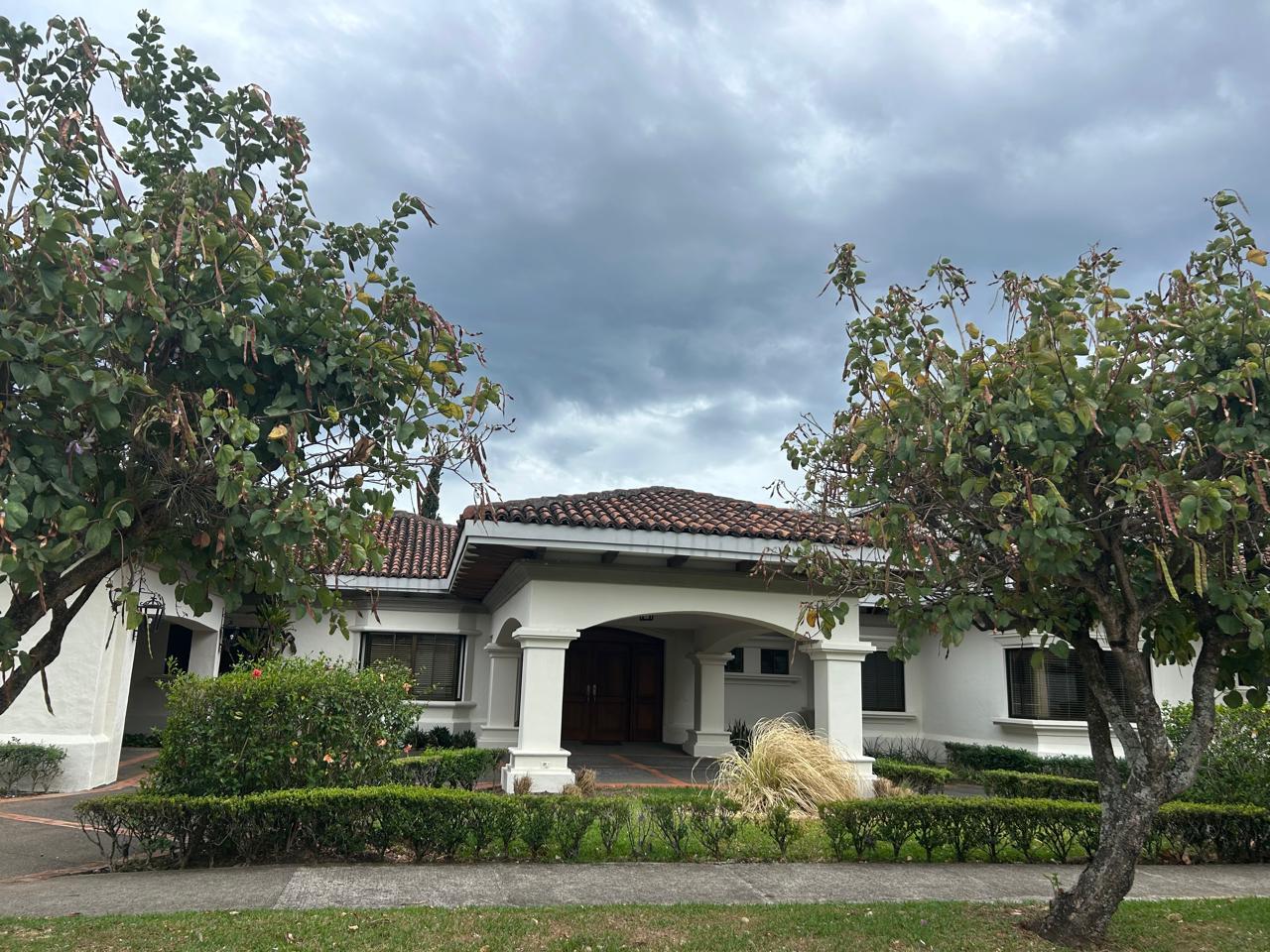 Single Level Gated Residence, Santa Ana, San Jose