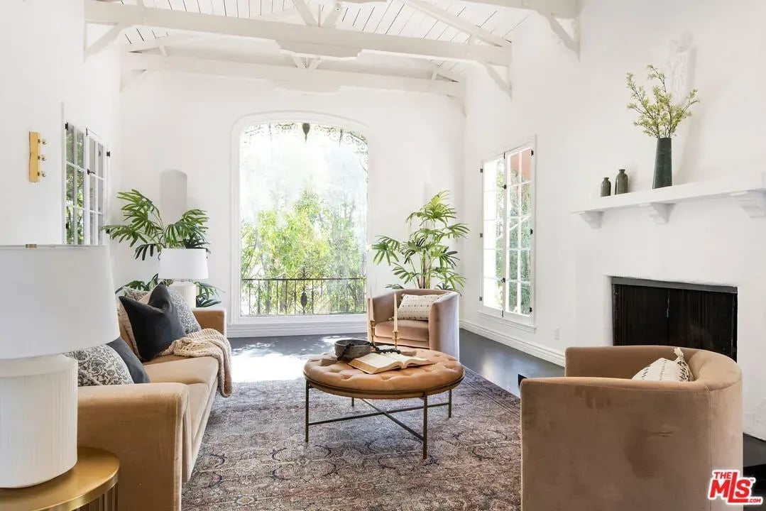 Beautiful Beachwood Canyon Spanish
