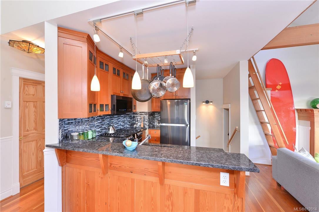 E-353 Linden Ave