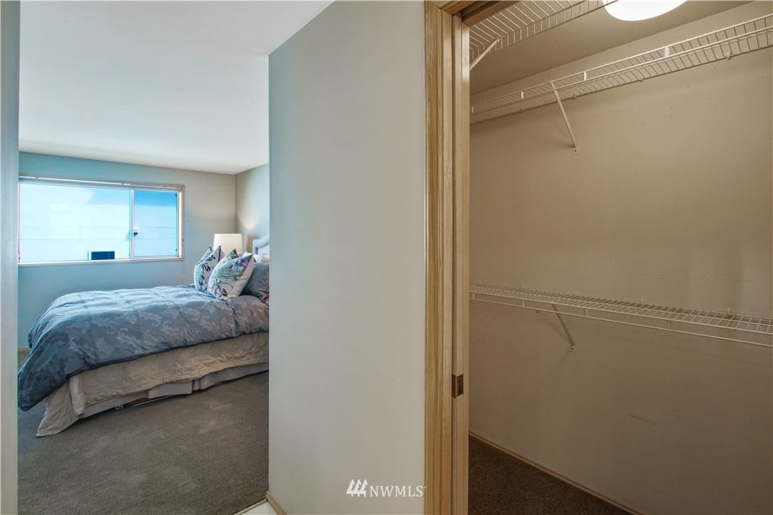 301-233 3rd Ave