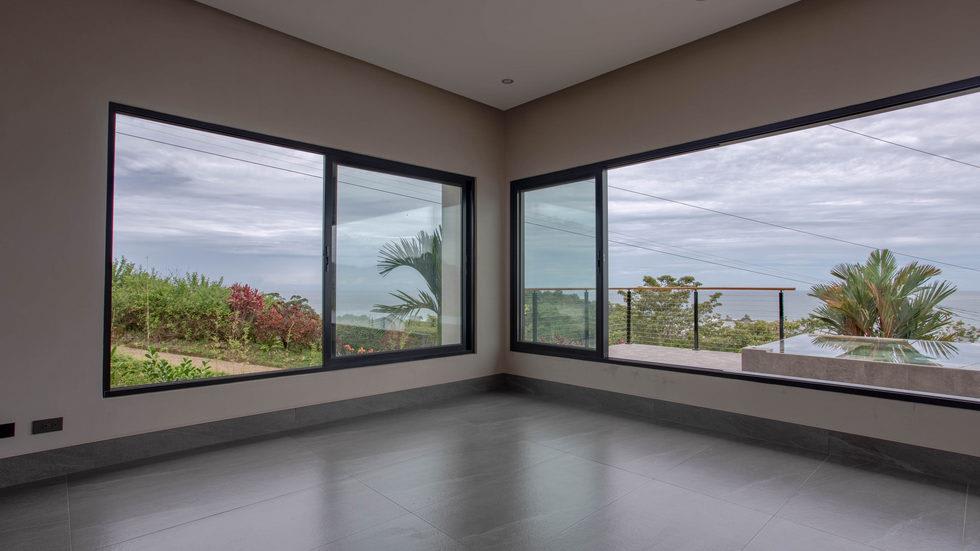 New Luxury Home With Jaw-dropping Ocean Views