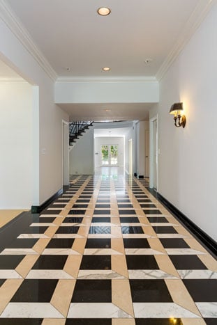 Tasteful Santa Monica Gem