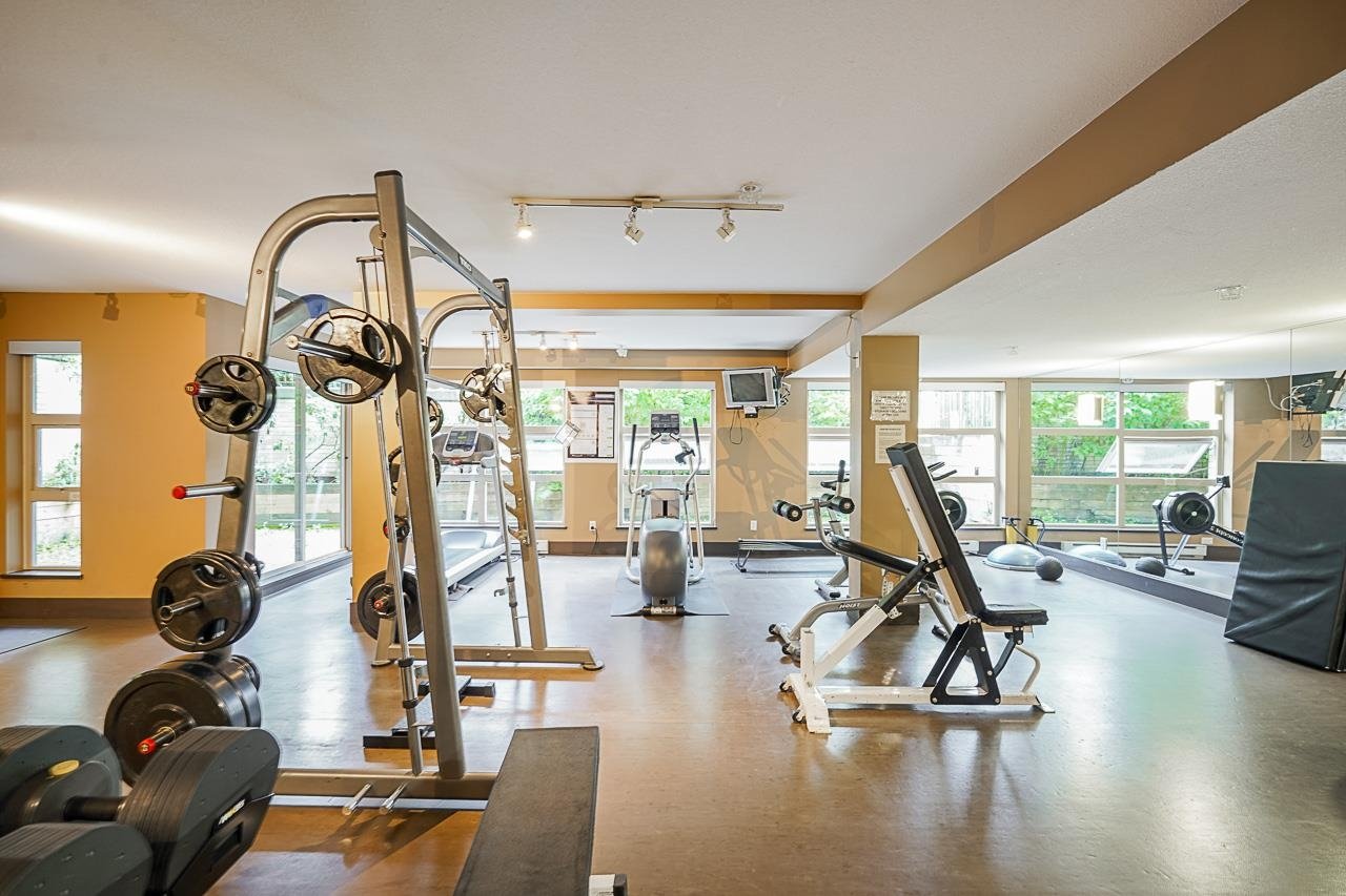 316-9319 University Cres