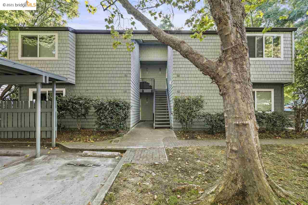 89 Emery Bay Dr