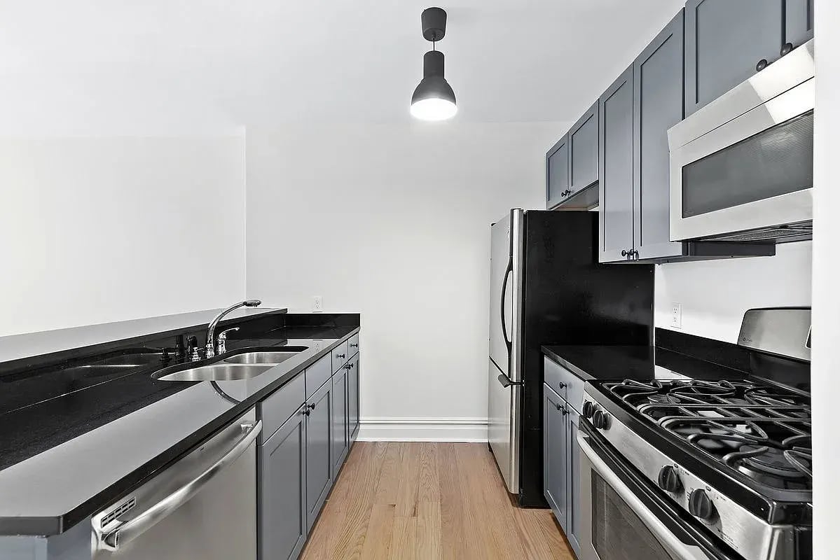 150 South 1st Street Unit: 3B