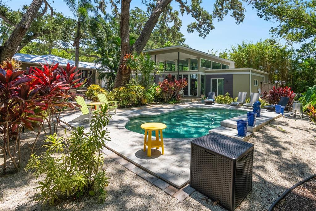 1734 Bahia Vista St