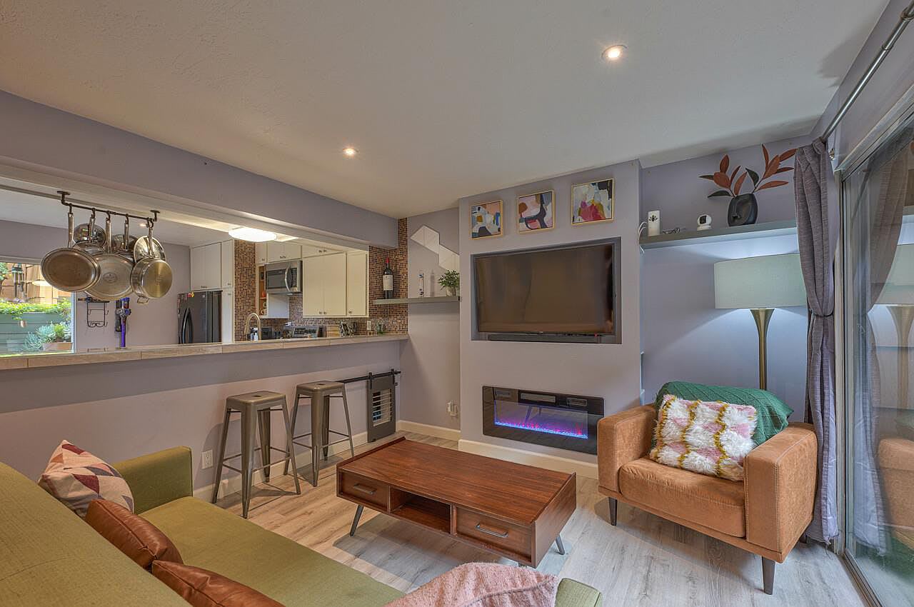 3156 Eucalyptus St APT 8