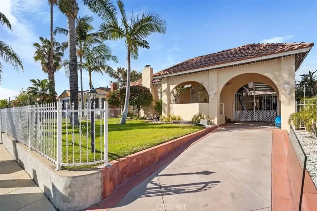 10829 Peach Grove St