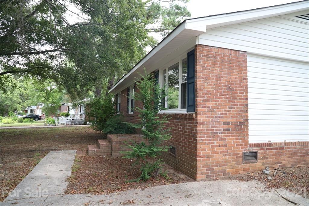 120 Frazier Dr