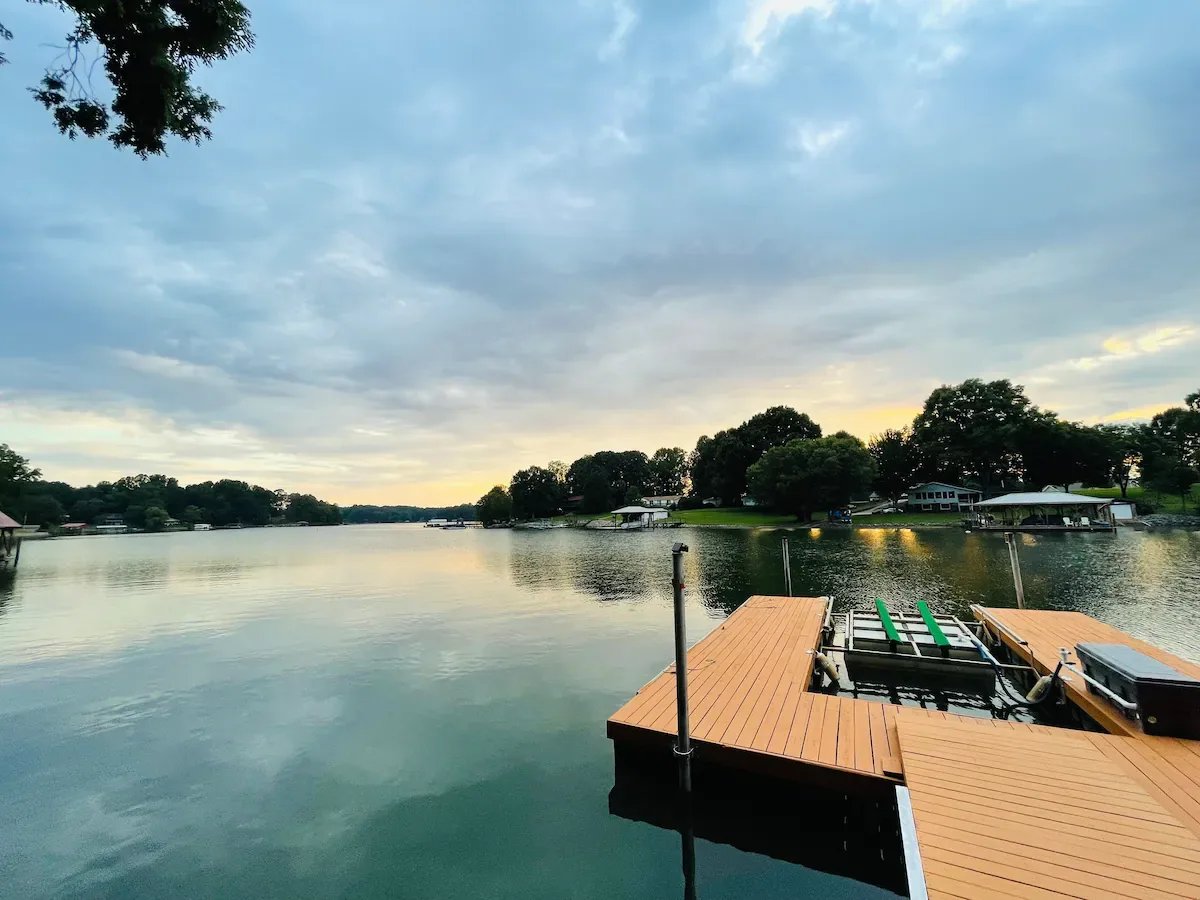 Lakefront Cabin - Lookout Lodge - on Lake Norman